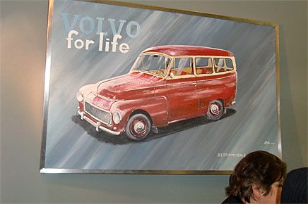 Intressant tolkning av en Volvo Duett. Tavlan togs ner innan mässan stängde.