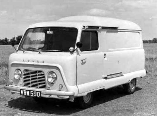 1961 tog Leyland över Standard-Triumph och då fick man också med den snarlika egendomliga Standard Atlas, som bonuskusin.