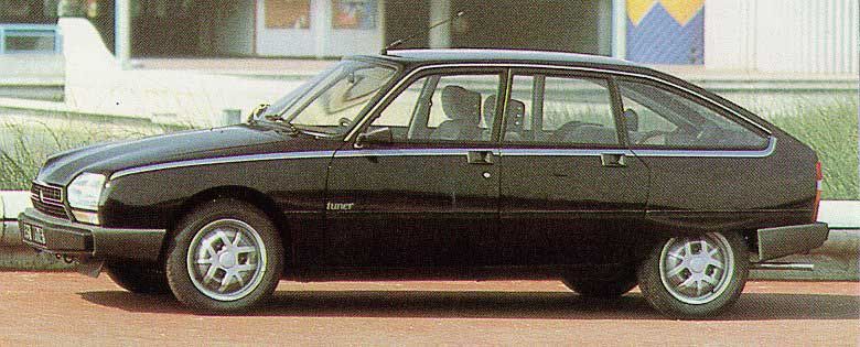 Det gjordes inte särskilt många specialare på GSA, men den brilliantsvarta Tuner var en version. Som namnet anger fick man med en avancerad ljudanläggning i bilen.