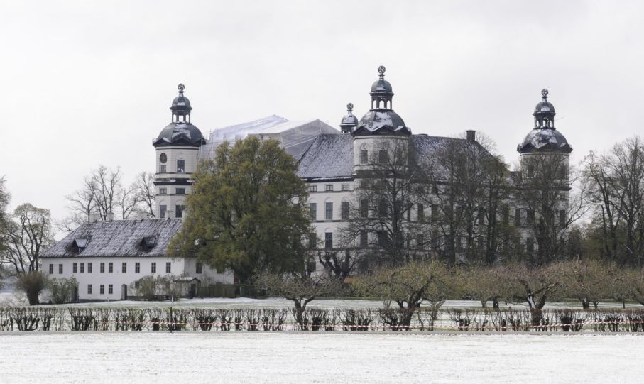 Skokloster Slott med matchande snötäcke mötte det första besökarna.