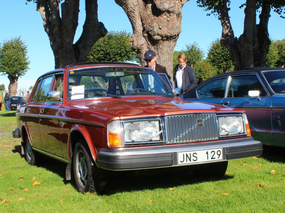 Volvo 264 ser man inte heller så ofta, här en fin sådan från 1976.
