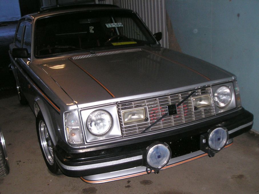 242GT 1980. Hemma ersattes den detta år av 244GLT, men fortsatte säljas i USA, Kanada och Australien fram till 1982.