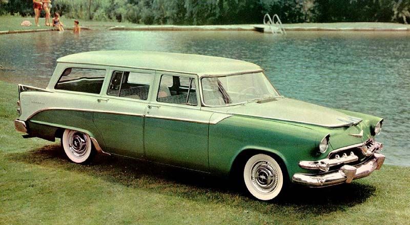 Under femtiotalet kallade Dodge sina stationsvagnar för Sierra. Här Custom Sierra wagon 1956.