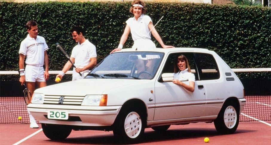 På åttiotalet var Lacoste trenden för tennisfolket - och så fanns det en Peugeot 205 Lacoste för den som ville vara riktigt inne i gemet.