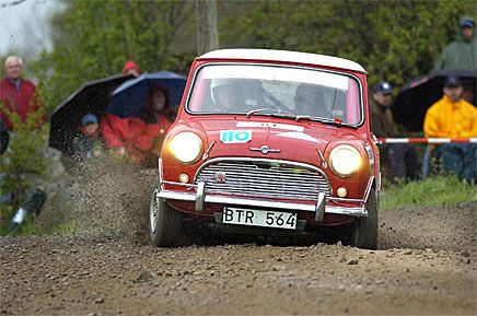 Göran Lidebjer i sin Cooper S.