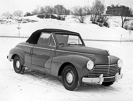 Peugeot 203 fanns i många versioner. Här är en cab från 1953.