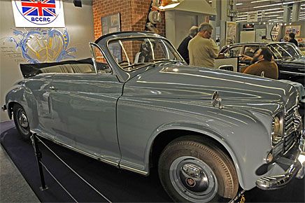 Rover P4 fanns väl inte som cabriolet? Jo, den här byggdes av Tickford på en ny bil 1950 och ställdes ut av franska British Classic Car & Rover Club. Konstigt namn, alla Rover är väl klassiker.