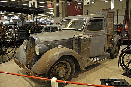 Även i Frankrike kördes med gengas under kriget, men här hette det gazogéne. En Hotckhkiss som konverterats till pick up och gengas.