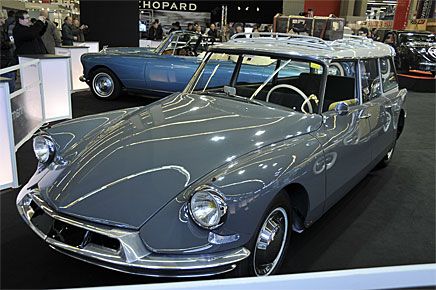 Denna extremt välrenoverade Citroën ID 19 Break från 1961 ingick en Citroënsamling som bjöds ut på Bonhams auktion. Denna bil såldes för svindlande 40250 euro!