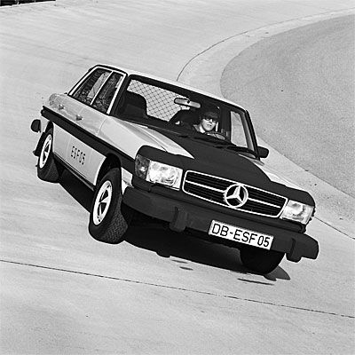 Mercedes kallade sina säkerhetsbilar för ESF.
