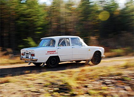 Kjell Renstål kör i Rallyklassikerna med sin Alfa Romeo Giulia 1600 TI.