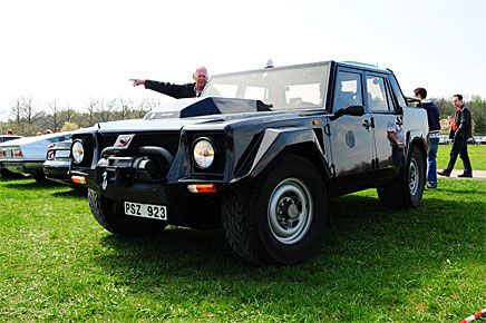 "Italienska SUV:ar har vi därborta". Magnus Tengblads Lamborghini LM002 1992 imponerar!