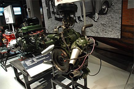 GA-motorn - en åttacylindrig tvåtaktare med cylindrarna i kors. Blev tyvärr aldrig verklighet i PV:n.