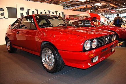 Alfa-Romeo ställde ut två nästan okända prototyper, Den ena såg ut som en Alfasud Sprint men hade Alfas fina V6:a som mittmotor. Den konstruerades i början av 1980-talet för bana Grupp B men fabrikens usla finanser räckte inte för att bygga de 200 exemplar som krävdes för homologering.