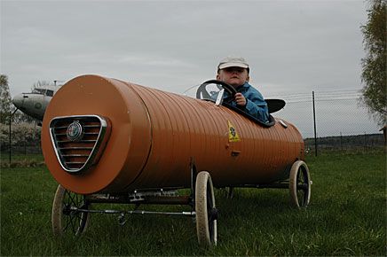 Axel 4 år har hittat sin favorit. "En morots-Alfa" som alla som fick plats fick provsitta.