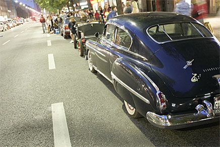 Olds -49 med Futuramic look och Rocket 88 under huven.