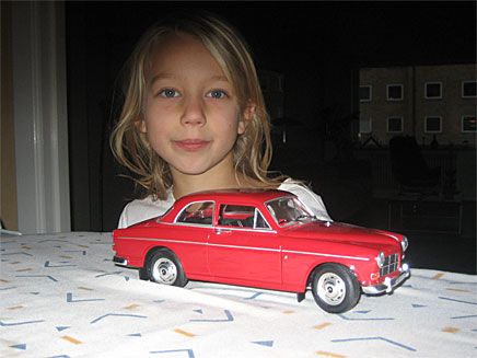 En bild på min Amazon. Jag vill gärna vinna en åt min storebror Alexander som är nio år. Emelie Lüning, 8 år