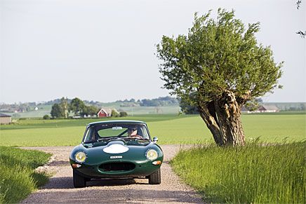 Martin Rasmussen skulle bara renovera motorn på sin Jaguar E-type 1964 men snart var hela bilen i bitar.