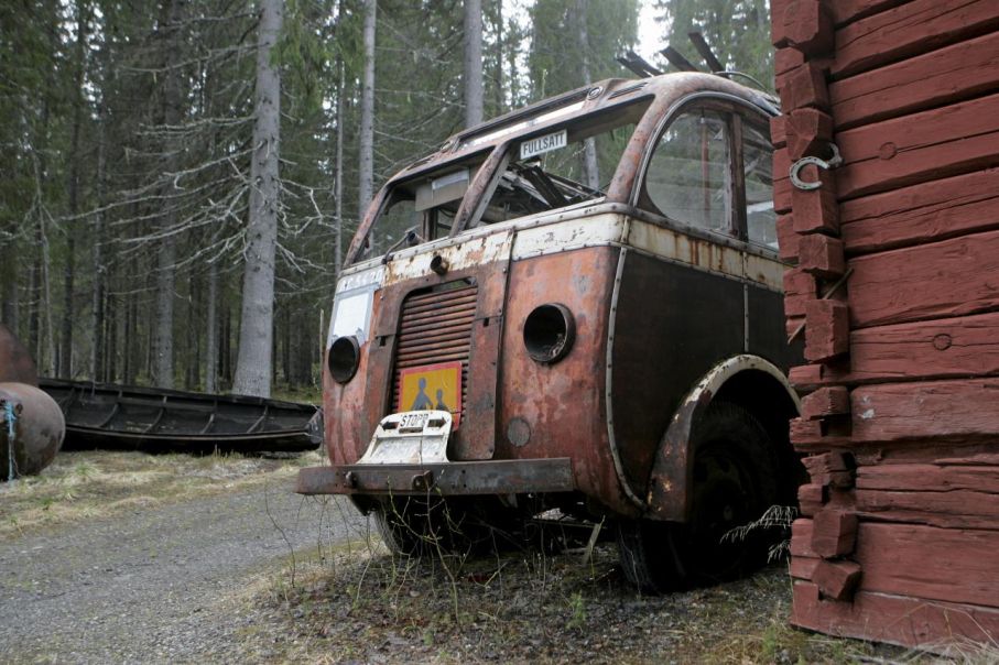 Volvo av 1939 års modell. Nils Ivar Silvio Nilsson i Lavsjön var förste ägare. Mårtenssons Bilverkstad i Östersund monterade gengasaggregatet.