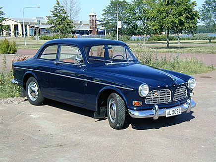 En Favorit från 1966, såld ny på Åland. Ägd av en Volvo-mekaniker 1975-81, såld till Helsingfors, köpt tillbaka av samma mek 1997 och renoverad under sex-sju år till originalskick. Jonny Mattsson, Åland.