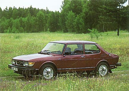 Med broschyr på Saab Turbo!