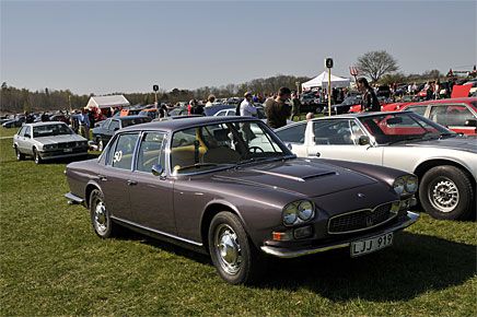 Maserati Quattroporte - elegant ytterfilstransport för fyra.