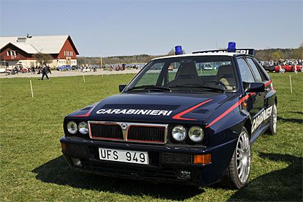 Mycket imponerande bygge: Lancia Delta Integrale som polisbilen mycket få kan åka ifrån.
