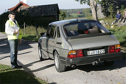 I år fyller Saab 900 30 år. Till Träffpunkt 80 kom flera fina exemplar med olika bestyckning.