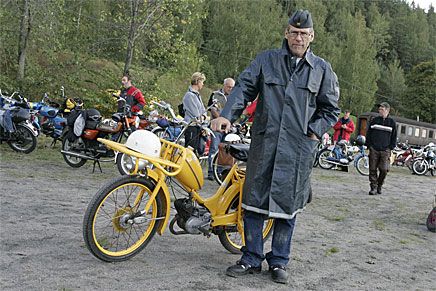 Tidig start för Kjell Johansén, som på morgonen delade ut samtliga försändelser i hemstaden Malmö, satte sig på sin stabila Crescent och körde till Kil i Värmland, deltog i rallyt och hann tillbaka till kvällssorteringen. Inte?