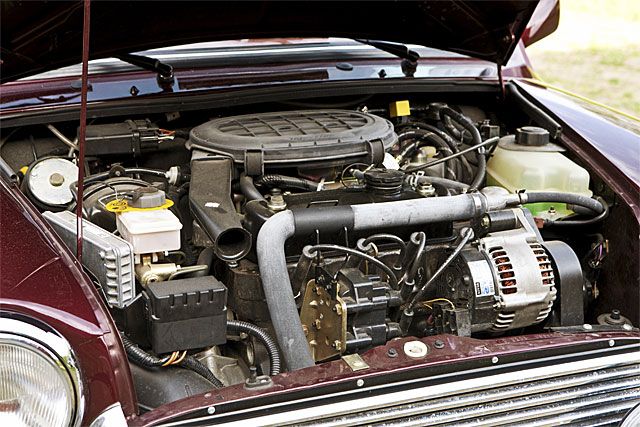 På 1999 års Mini är det fortfarande samma grundmotor men den har vuxit till 1275 kubik och har bränsleinsprutning. 63 hk.