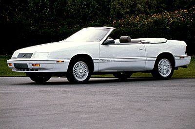 Vitare än en Chrysler LeBaron med lamporna släckta blir det knappt...