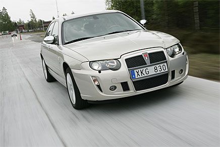 2004 kom den sista (?) Rovern med USA-V8 och bakhjulsdrift. Rover 75 med Ford Mustang-motor på 4,6 liter.