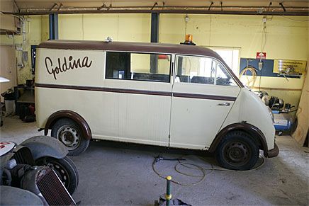 Kompakt snabblastare. DKW Schnellaster med mystiskt budskap på karossen.