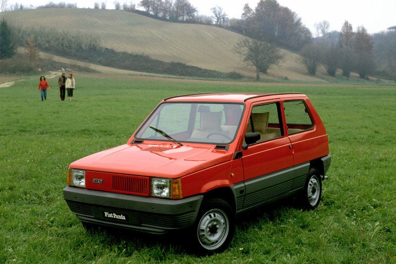 Fiat Panda introducerades 1980 men kom till Sverige som 1981 års modell. Sista riktiga funkisbilen? Försök hitta en i första utförandet! Pris från 5 000 kr