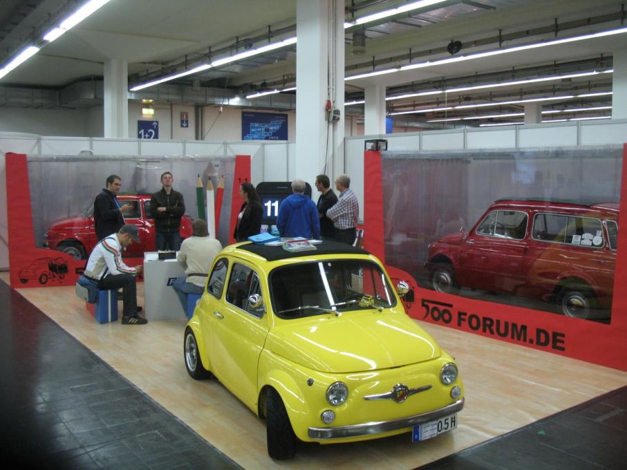 Fiat 500 klubbens modellbilsinspirerande monter.