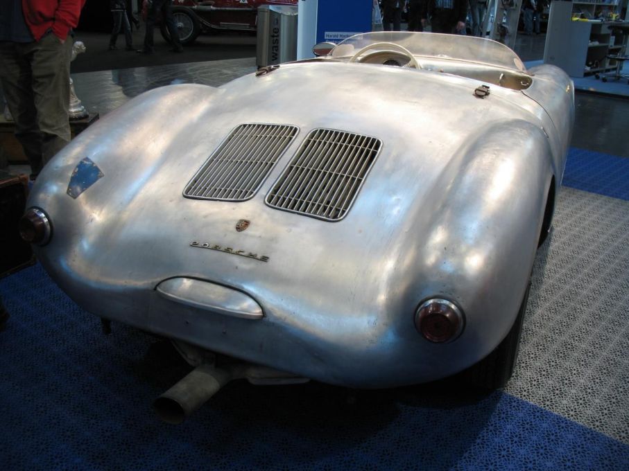 Mäktigt matt Porsche Spyder.