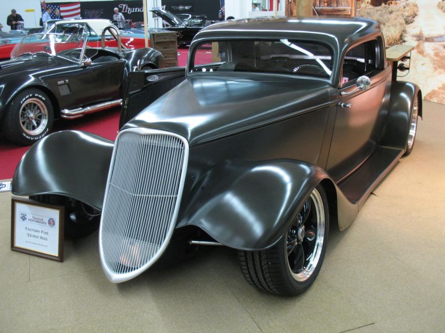 Helrätt Factory Five 33´Hot Rod.