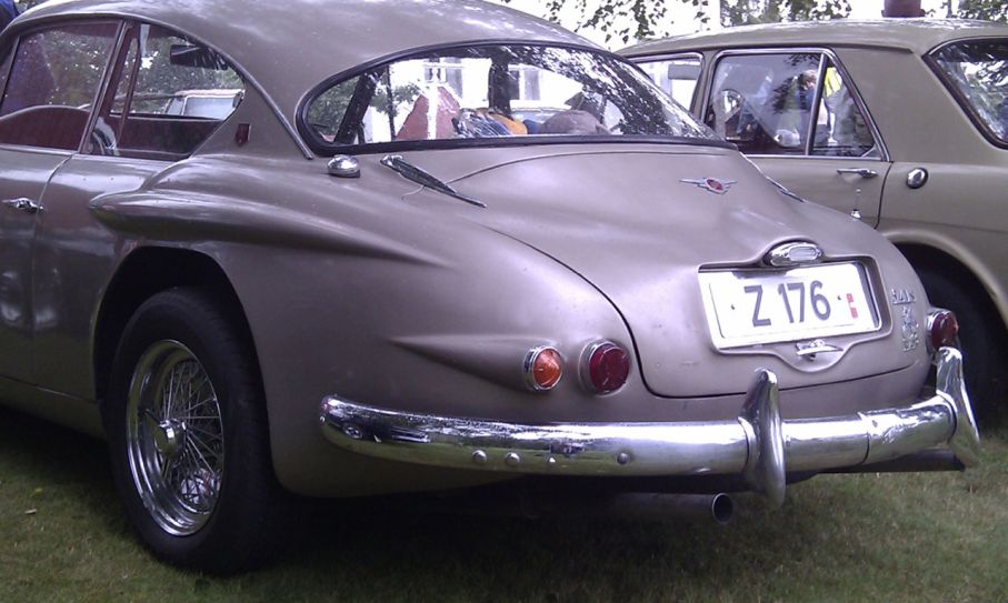 Jensen 541 S, fantastisk GT-vagn med glasfiberkaross. Den sista versionen S tillverkades endast i 127 exemplar mellan åren 1960-1963.