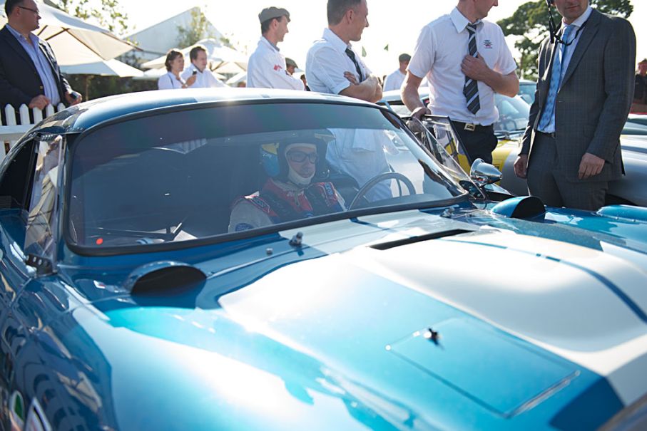 Kenny Bräck laddar inför race i en Shelby American Cobra Daytona Coupé, -64, värd ca 80 miljoner kr!