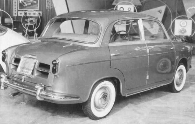 Fyrdörrars sedan, prototyp från Frua 1955