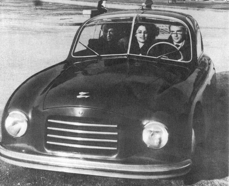 En till "Panoramica" från Zagato är man ser tydligt de välvda glasen , futurism 1948.