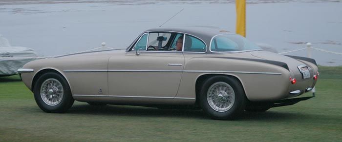 Ferrari 375 America 1953, Vignale-kaross. 12 exemplar byggdes totalt av 375 America modellen, varav en med små fenor på.