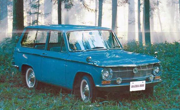 Mazda 800 introducerades 1963, med tillnamnet Familia, direkt anfader till 323.