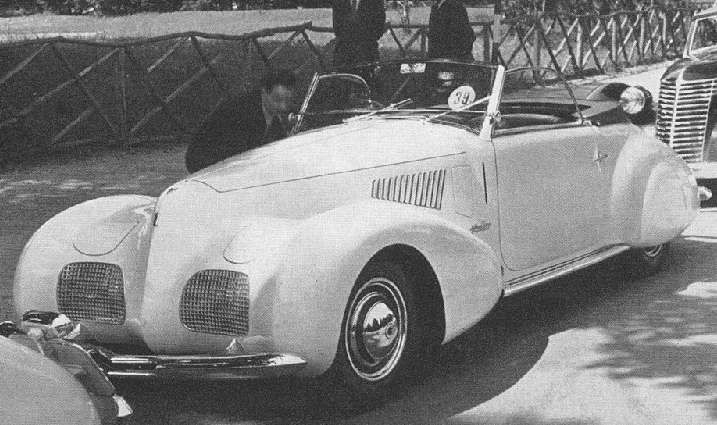 Stabilimenti Farina byggde denna cabriolet 1939