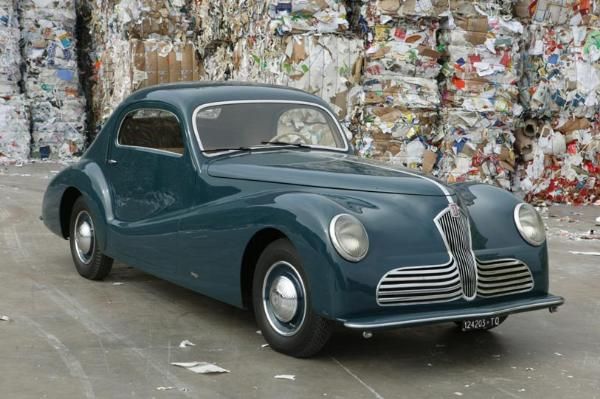 1500C coupe från 1941, karossen från Bertoen och liknar den större Alfa romeo 6C/2500 väldigt mycet