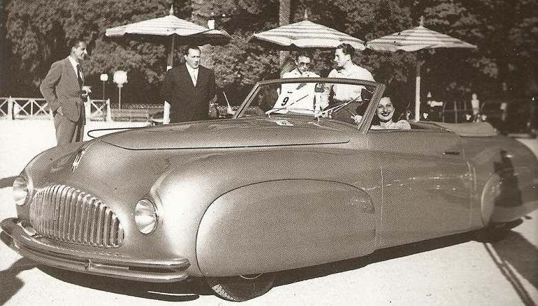 extrem roadster byggd av Boano 1946 efter design av Ghia som under den här tiden byggde en del specialkarosser med just dessa täckta hjul
