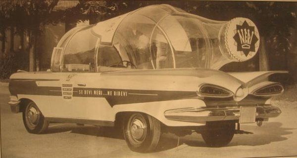 en udda reklambil för Neri, byggd av Boneschi 1959 tydligen av en del del överblivna delar från en Chevrolet...