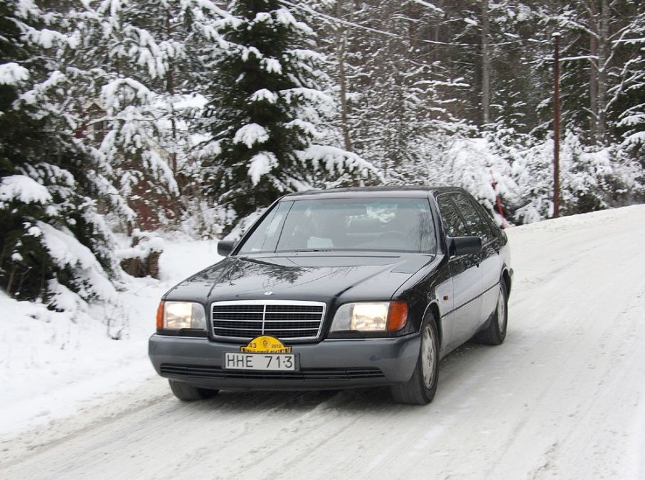 Lars Cyrus vann snösvängen detta år, med sin Mercedes Benz 600SEL,1992
