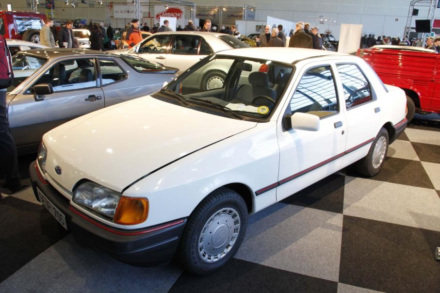 En Ford Sierra 1,6 Finess med blott 800 mil på mätaren. Din för strax över 40 000 kr, euron är gynnsam just nu.