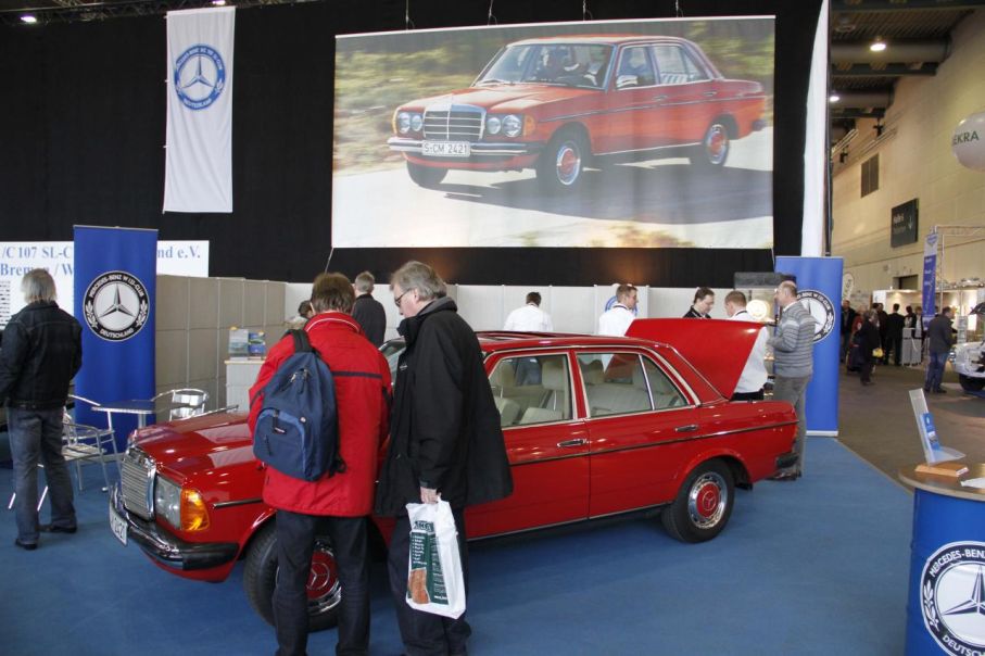Mercedes W123-klubben hade också en egen monter.